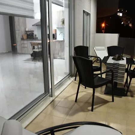 White Residence1 - Cirasola Home, Very Nice Apartment *