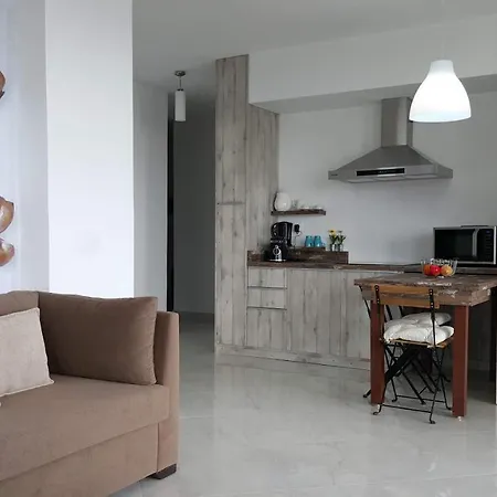White Residence1 - Cirasola Home, Very Nice Apartment *