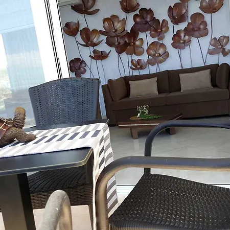 White Residence1 - Cirasola Home, Very Nice *