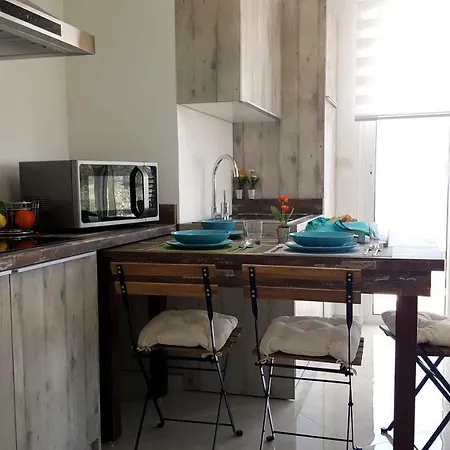 White Residence1 - Cirasola Home, Very Nice *